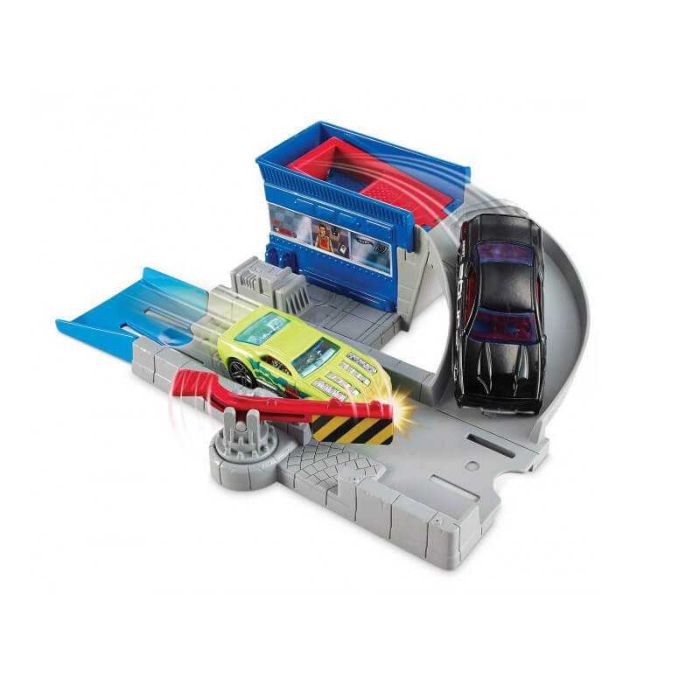 Hot Wheels Игровой набор "Приключения в большом городе" (2 вида) Hot Wheels Игровой набор "Приключения в большом городе" (2 вида)